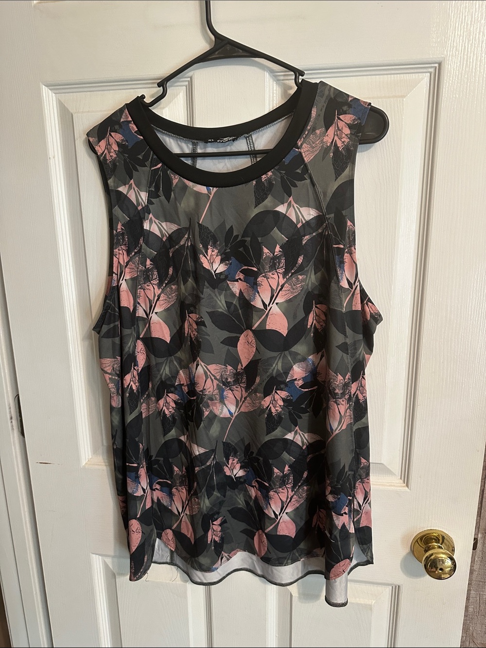 Sleeveless Floral Print Tank Top - Pink and Black